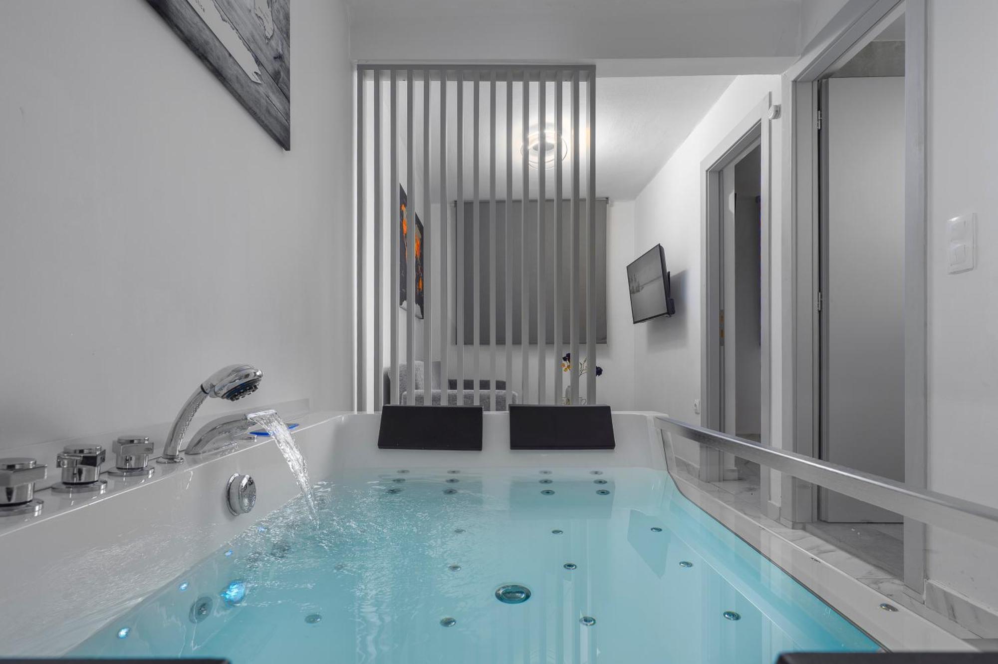 Premium Jacuzzi Suite At The City Center, By Aqua Platinum Salonicco Esterno foto